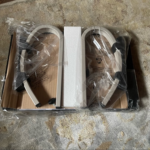 Allsop Redmond Adjustable Stand - Picture 6 of 7